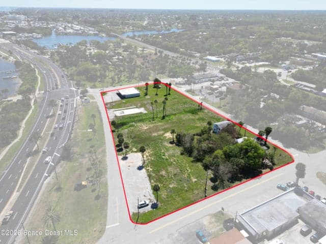 1568 Water Drive NE, Palm Bay, FL 32905