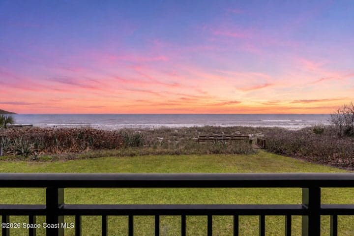 1915 S Atlantic Avenue 202, Cocoa Beach, FL 32931